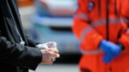 Fenomenul Lazăr. Un italian a înviat la 30 de minute după ce medicii l-au declarat mort. Câinele său i-a atacat pe salvatori