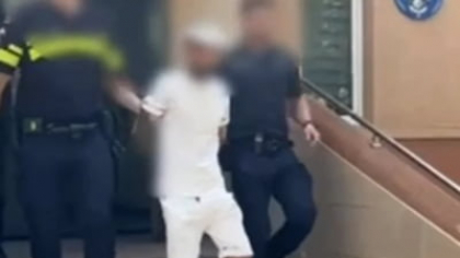 Angajatul care i-a comandat șefului o cruce din flori pe care scrie ”Odihnește-te în pace”. A fost arestat preventiv