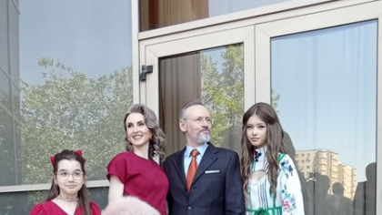 Cât costă încălțămintea și gențile făcute special de Mihai Albu pentru soția și fiica lui? Le-au purtat la „nunta anului”: „Un dar de suflet din partea mea!”