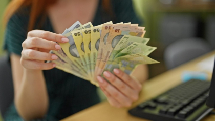 Aproape jumătate dintre români spun că situația lor financiară s-a deteriorat. Ce categorii sunt cele mai afectate | Sondaj INSCOP