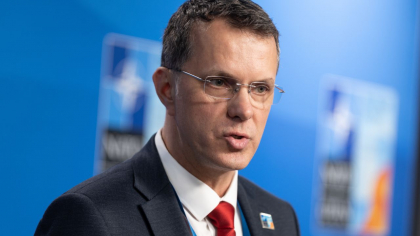 Ministrul Apărării, Ionuţ Moşteanu, le dă şah mat magistraţilor: „Dacă compari pensia medie a unui magistrat, de 5.000 de euro, cu indemnizaţia unui miltar care a fost în Irak, de 1.000 de lei, e un pic dezechilibrată”