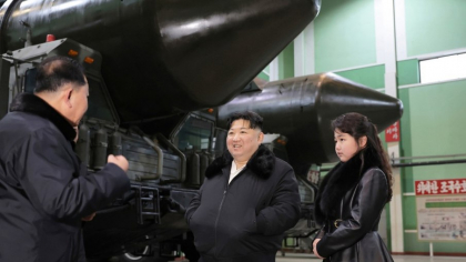Cum încearcă Kim Jong-un să calmeze furia familiilor soldaților morți în războiul din Ucraina. Ce „privilegii” acordă