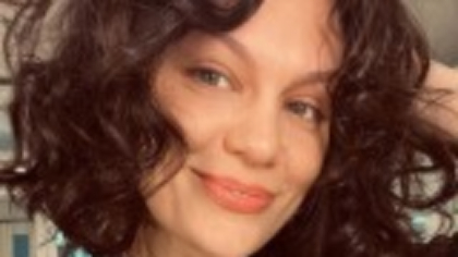 Jessie J s-a operat de cancer mamar și a primit mesaje de susținere din partea fanilor și colegilor. FOTO