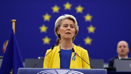 Demers fără precedent. Două moțiuni de cenzură depuse simultan împotriva Ursulei von der Leyen, programate pentru începutul lunii octombrie