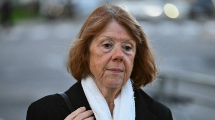 Gisele Pelicot, supraviețuitoarea a sute de violuri puse la cale de soțul său, decorată de președintele Franței