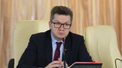 "Un bădăran misogin". Mihail Neamțu, pus la punct de o senatoare PSD după derapajul la adresa Oanei Țoiu. "Aere de intelectual cu gândire de grotă"