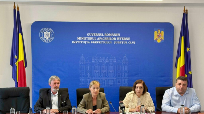 Meteorologii de la stația din munții Vlădeasa distrusă de incendiu, vor fi cazați în două containere complet echipate
