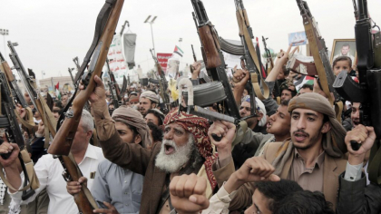 Rebelii Houthi spun că Trump „trebuie să suporte consecinţele” pentru loviturile asupra Iranului