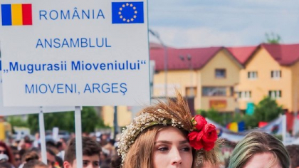 Un oraș de provincie din România va intra în Cartea Recordurilor: va găzdui cea mai mare paradă a portului popular