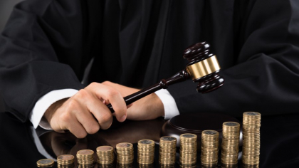 Bolojan vrea recalcularea pensiilor speciale și vârstă mai mare de pensionare. „Vreau să-i duc flori judecătoarei pensionate la 60 de ani”