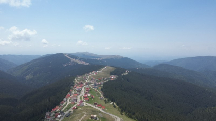 Stațiunea care pierde teren în turism. A rămas aproape pustie, cu pensiuni închise și turiști puțini