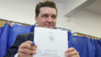 Nicuşor Dan a votat în orașul natal, Făgăraş: „Am votat pentru o schimbare care sa aducă prosperitate”