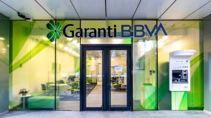 Premieră pe piaţa locală. Garanti BBVA provoacă piaţa bancară cu un credit de nevoi personale, pentru care dobânda şi comisioanele sunt zero. Singurele produse existente, care pot doar gravita în jurul acestui concept sunt cardurile de credit, dar acestea vin cu limitări