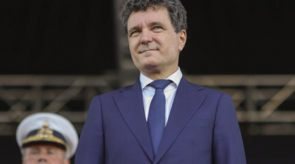 Vicepremierul Dragoș Anastasiu: „Le cerem celor care au salarii la stat mai mari decât Președintele să renunțe voluntar”