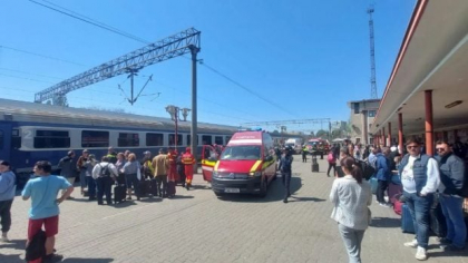 Dosar penal deschis după ce două trenuri s-au ciocnit în gara din Constanța și 7 oameni au fost răniți