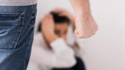 Violența domestică asupra femeilor a crescut semnificativ, cred majoritatea românilor, potrivit unui sondaj Inscop
