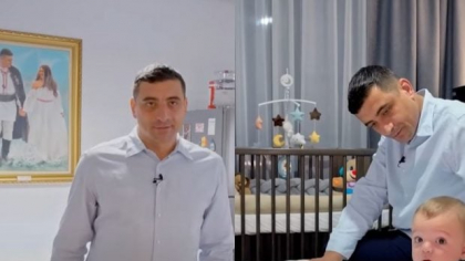 Cât plătește chirie George Simion pentru un apartament cu două camere. Imagini din locuința sa: „Stăm cam în 50 de metri pătrați”