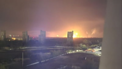 Ucraina ripostează la atacurile lui Putin și lovește din rafinăriile rusești. Explozii și incendii în regiunile Saratov și Samara