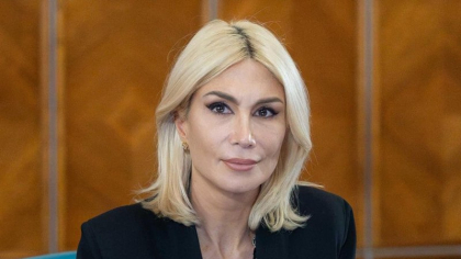 „Nu e despre modă, e dispreț profund față de femei”. Raluca Turcan sare în apărarea Oanei Țoiu, criticată pentru cum se îmbracă