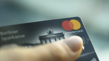 Taxele Visa și Mastercard sunt investigate din nou de autoritățile europene antitrust