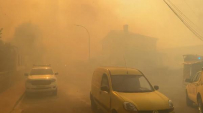 Incendii uriașe în Spania. Flăcările s-au răspândit spre zone rezidențiale. Nori groși de fum deasupra Madridului