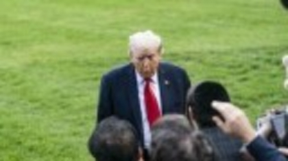 Trump spune că muncitorii străini sunt bineveniți în SUA, după ce a arestat și pus în lanțuri sute de lucrători sud-coreeni