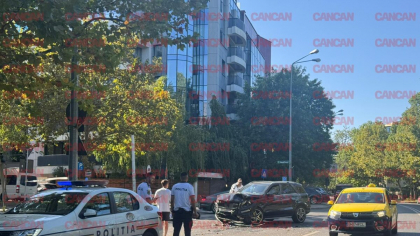 Accident grav în București! O femeie a fost transportată de urgență la spital