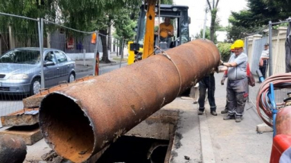 Noi conducte au cedat în București. Aproape 1.000 de blocuri rămân din nou fără apă caldă. Și Spitalul Malaxa este în aceeași situație