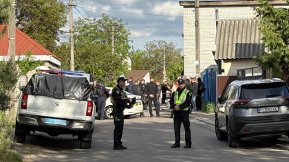 Un militar ucrainean și soacra sa au fost uciși cu arma vândută de el unui bărbat