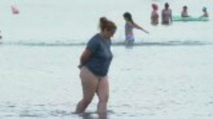 Fenomenul care dă peste cap vacanțele românilor pe litoral. Apa are doar 18 grade, deși afară sunt aproape 30