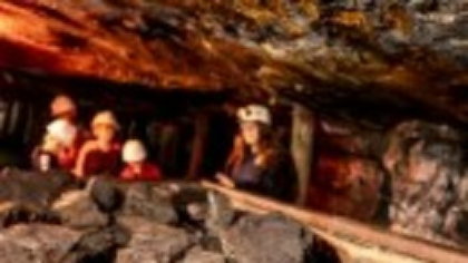Aproape 290 de mineri blocaţi într-o mină de aur din Africa de Sud. „Ne aşteptăm ca situaţia să se rezolve”