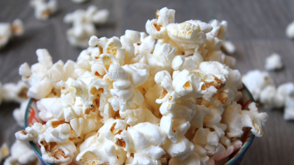 Mitul despre popcorn a fost spulberat. Ce se întâmplă, de fapt, dacă mănânci floricele de porumb în fiecare zi