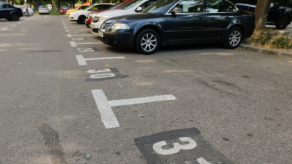 Șoferii vor fi taxați suplimentar. NU ai voie să depășești timpul. Îți ia banii dacă nu muți mașina