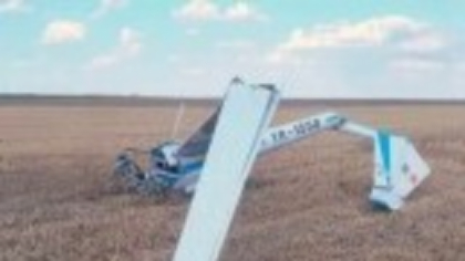 Un tânăr a murit după ce s-a prăbușit cu planorul pe un câmp, aproape de Caracal