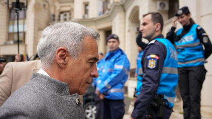 Dosarul privind tentativa de acțiuni împotriva ordinii constituționale îl menționează pe Călin Georgescu de peste 370 de ori. Potra apare de peste 830 de ori