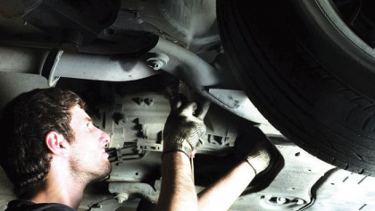 Importatori auto sub lupa Concurenţei: investigaţii pentru practici care ar fi limitat reparaţiile în afara reţelelor autorizate