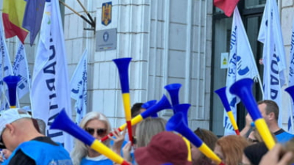 Sindicaliștii de la Apele Române protestează în fața Ministerului Mediului: „Mai puțini oameni, mai multe riscuri” FOTO/VIDEO