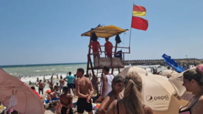 Disconfortul turiștilor pe litoralul românesc: ”Ne pișcă, ne ciupesc! Cred că o să ne alungăm noi acasă...”