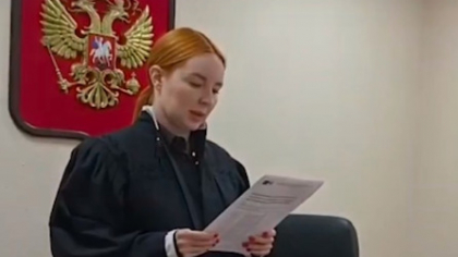 Cât costă să cânți melodii în limba ucraineană, în propria casă, când ești în Rusia