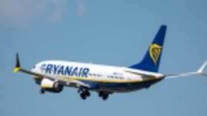 Incendiu la bordul unui avion Ryanair. Mai multe persoane au fost rănite | VIDEO