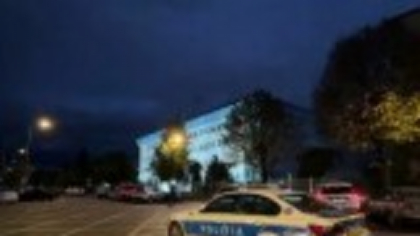 Un bărbat a tras mai multe focuri de armă spre casa fostei iubite, în Sibiu. Motivul e halucinant