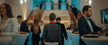 „CINE NU E GATA” – filmul care transformă burnout-ul în comedie neagră ajunge în cinematografe din 18 iulie