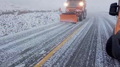 Ninsori în România la mijloc de mai. Deschiderea Transalpina se amână. Ninge și pe Transfăgărășan