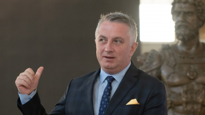 Tăcerea clasei politice față de atacul de la Cernăuți. Marius Bostan: „Unde sunt cei care strigau că e pământ românesc?”