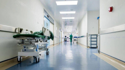 Jaf ca în filme într-un important spital din Iași! O pacientă a rămas fără 3.500 de lei, bijuteriile de aur și cardurile bancare, în timp ce era internată la Chirurgie