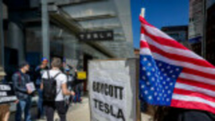 Triplă lovitură pentru Tesla. Cota de piață a companiei lui Elon Musk a scăzut pentru a șasea lună consecutiv