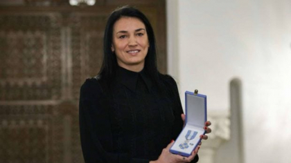 Cristina Neagu a fost decorată de Ilie Bolojan cu Ordinul Naţional Serviciul Credincios, în grad de Cavaler