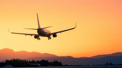 Un copil afgan a vrut să fugă în Iran și s-a ascuns lângă roata unui avion. Însă a ajuns în India și a fost trimis acasă