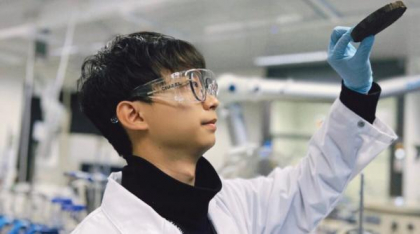 Oamenii de știință au creat un nanomaterial uşor ca o pană, care captează umiditatea din aer și o transformă în apă potabilă