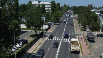 Bulevardul ”modern” din București fără elemente de siguranță: ”Lățime bandă de 3,75 m ca pe autostradă, drum lung, fără pante, fără curbe și obstacole. Blană!”